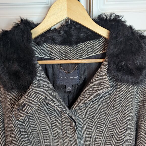 Banana Republic Herringbone Wool Blend Coat | Real Fur Collar | Women's Size XL - Picture 3 of 14